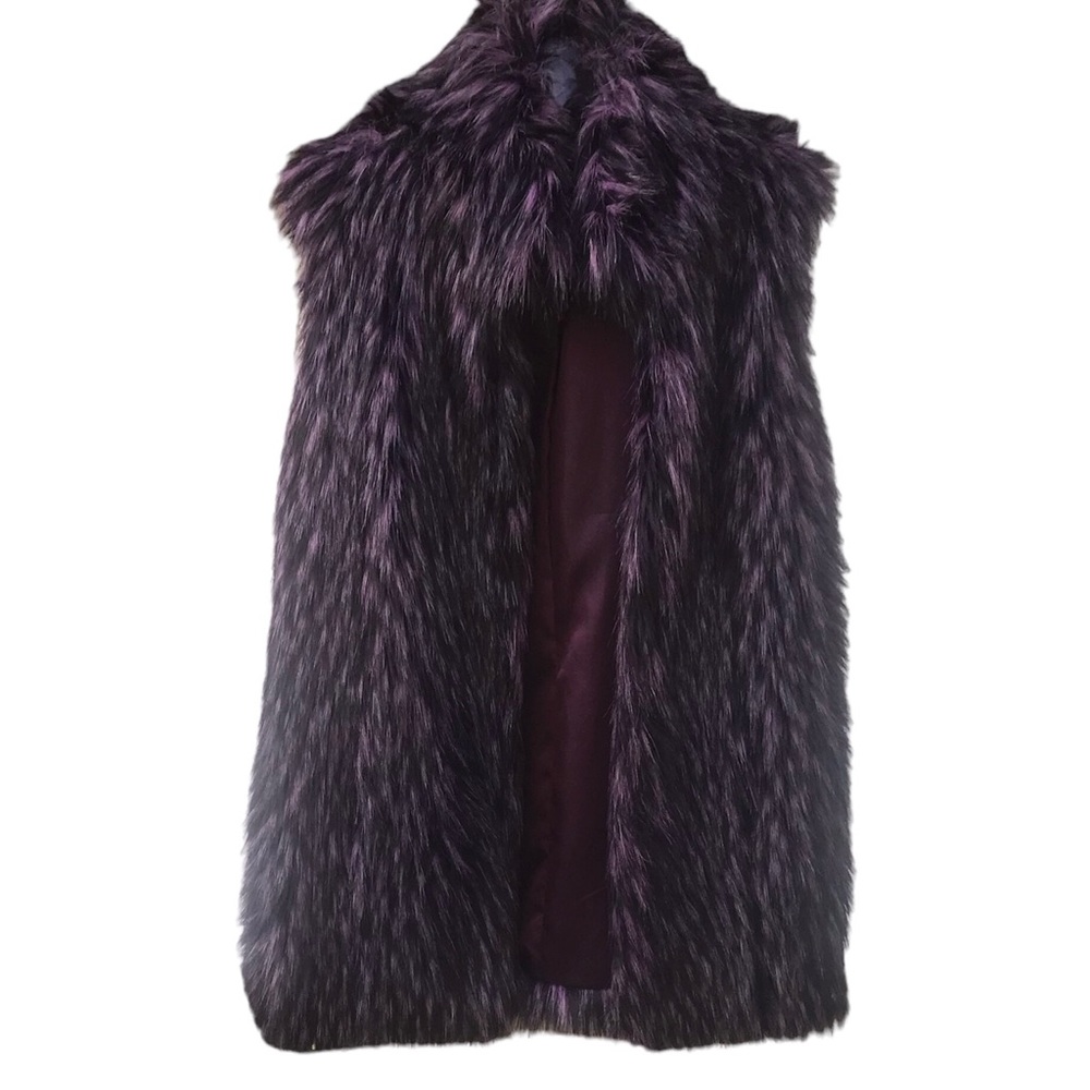 Members Only Faux Fur Vest SZ Med purple with interior pockets